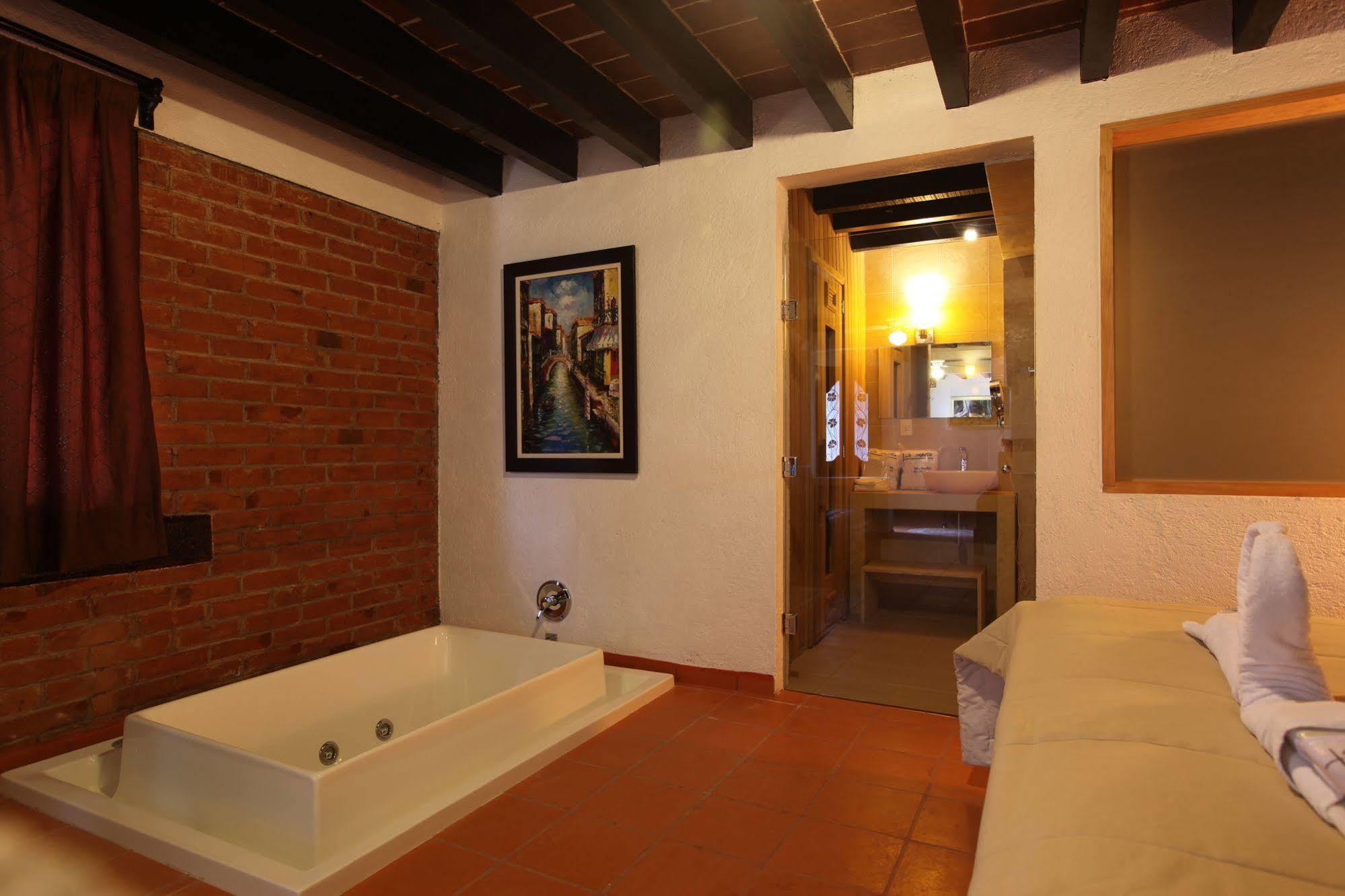 La Capilla Hotel Boutique Valle de Bravo Exterior photo